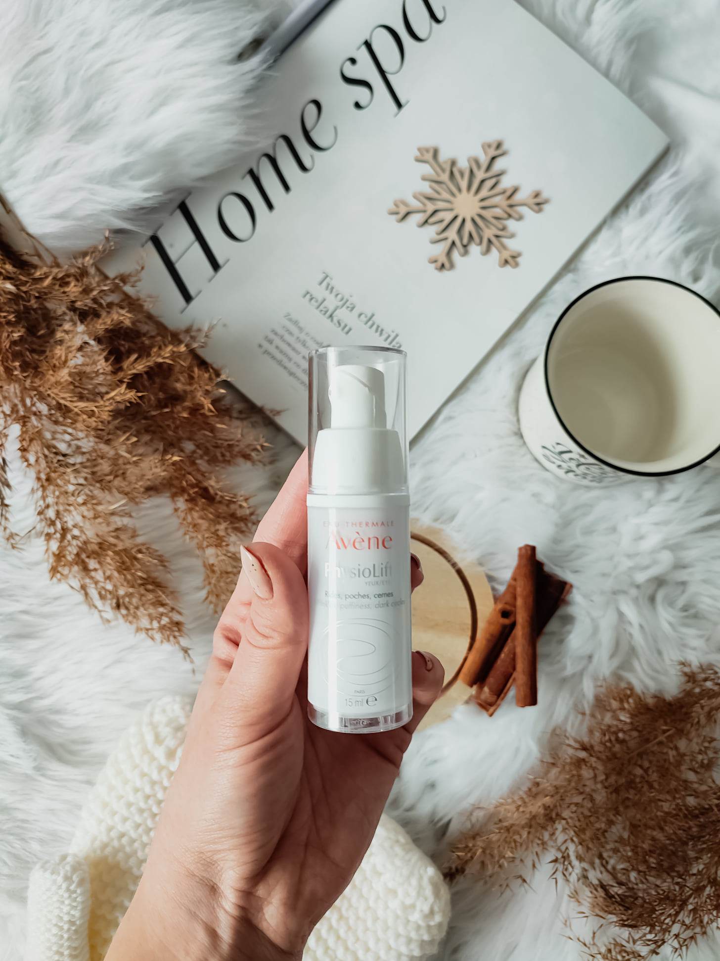 Avène PhysioLift krem pod oczy przeciw zmarszczkom, opuchnięciom i cieniom pod oczami